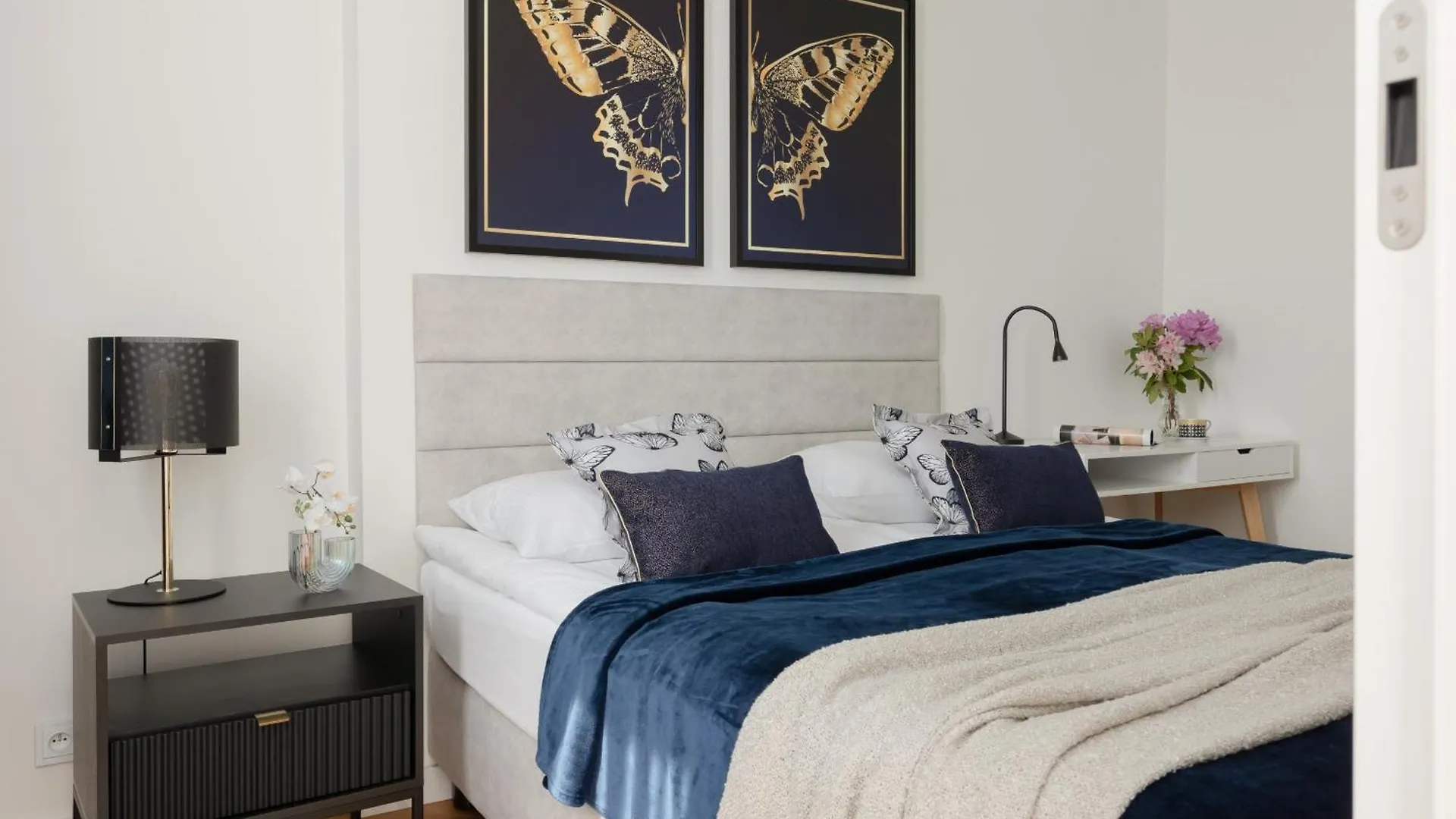 Senatorska Apartment Warsaw By Noclegi Renters Poland